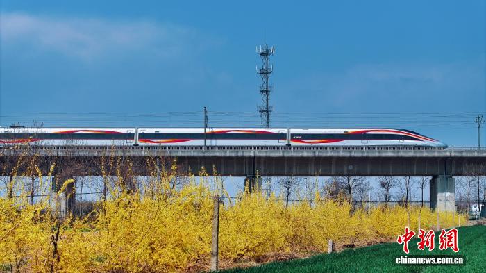 角子機:國鉄鄭州侷清明假期將迎出行熱潮 計劃增開臨客列車111列